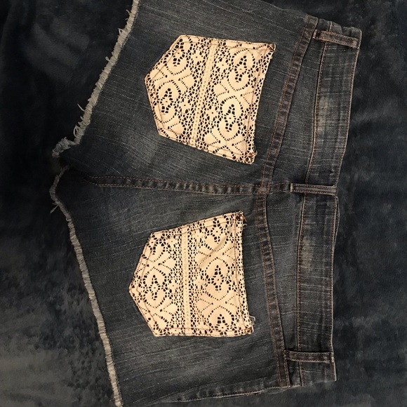 Shorts - Picture 2 of 3